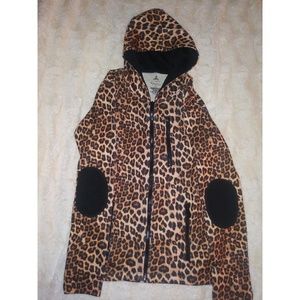 Vie Active Libby Hoodie in Brown Leopard
